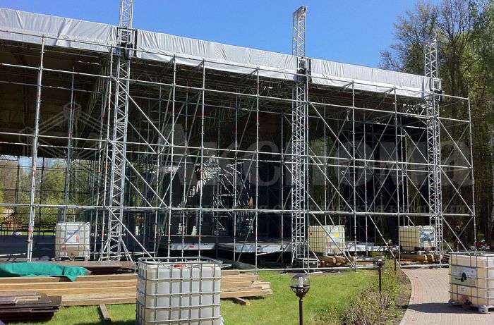 Roof stages, grounds, stage assemblies